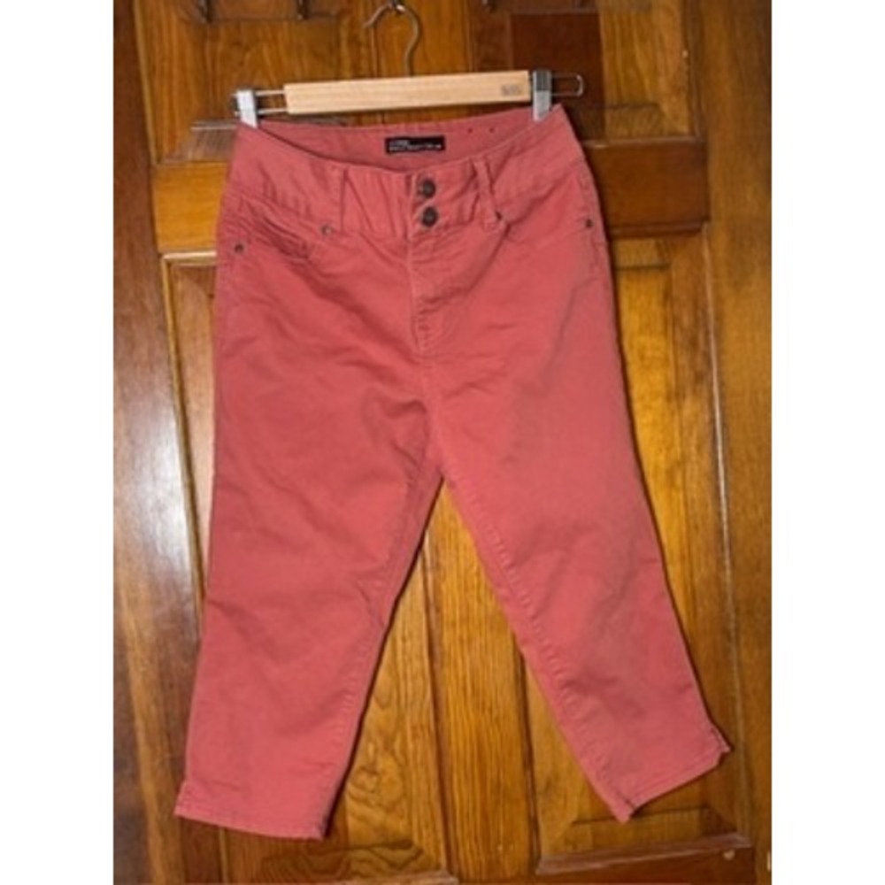 Miss Poured in Blue Cropped Shorts Size 4 Coral Orange Stretch Twill Vacation